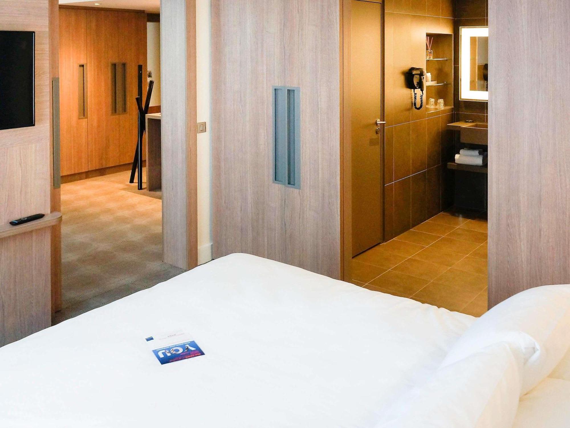 Novotel Saclay Ngoại thất bức ảnh