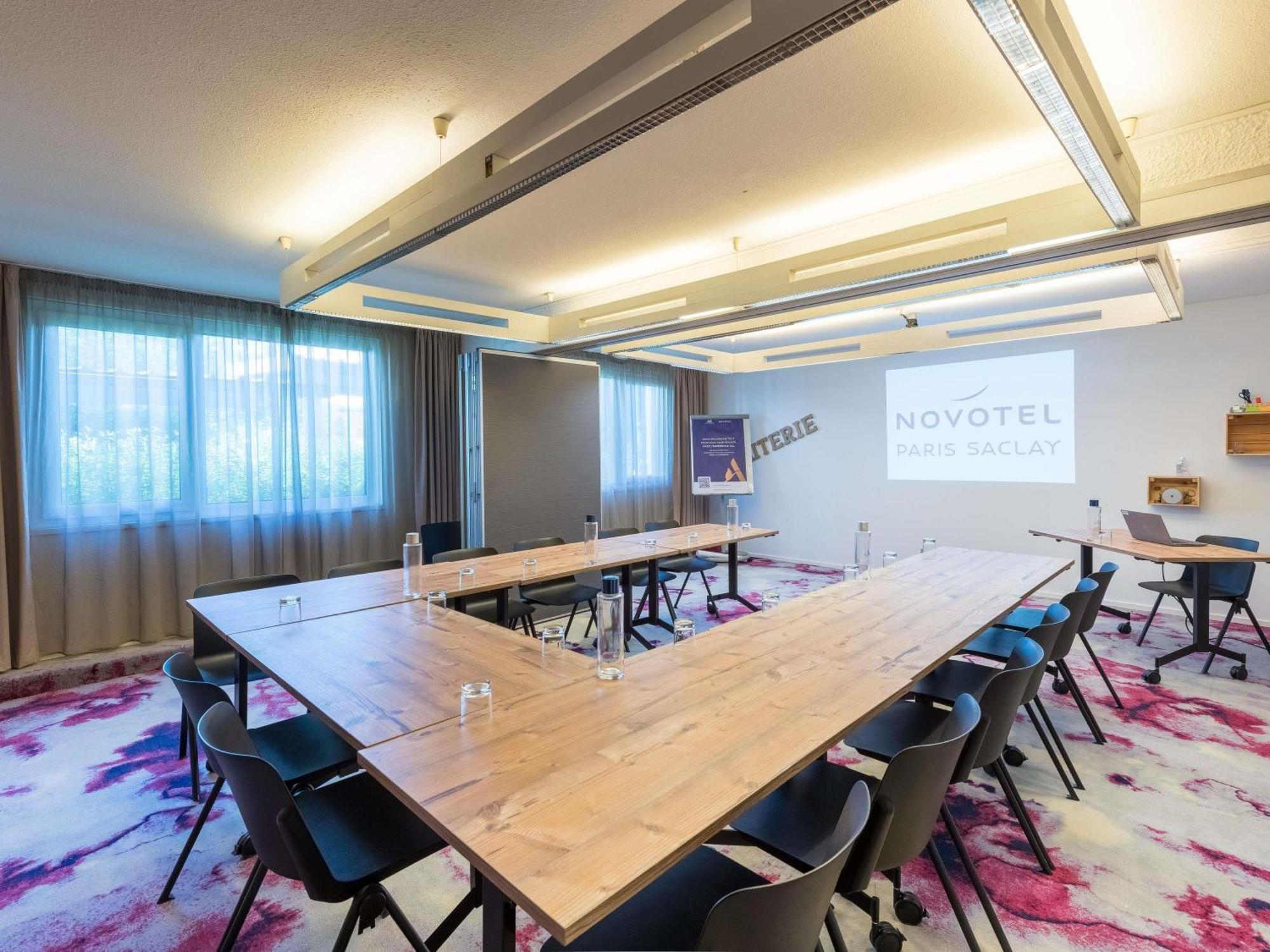 Novotel Saclay Ngoại thất bức ảnh