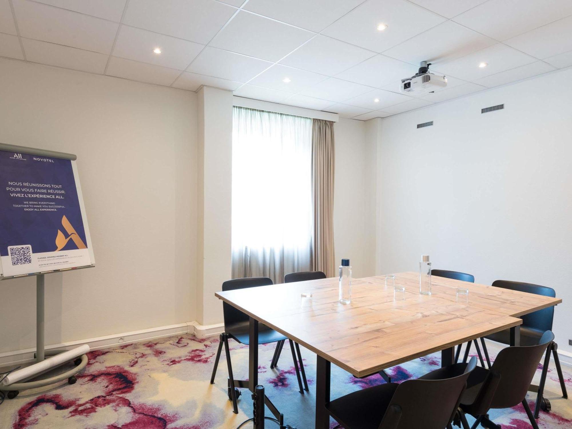 Novotel Saclay Ngoại thất bức ảnh
