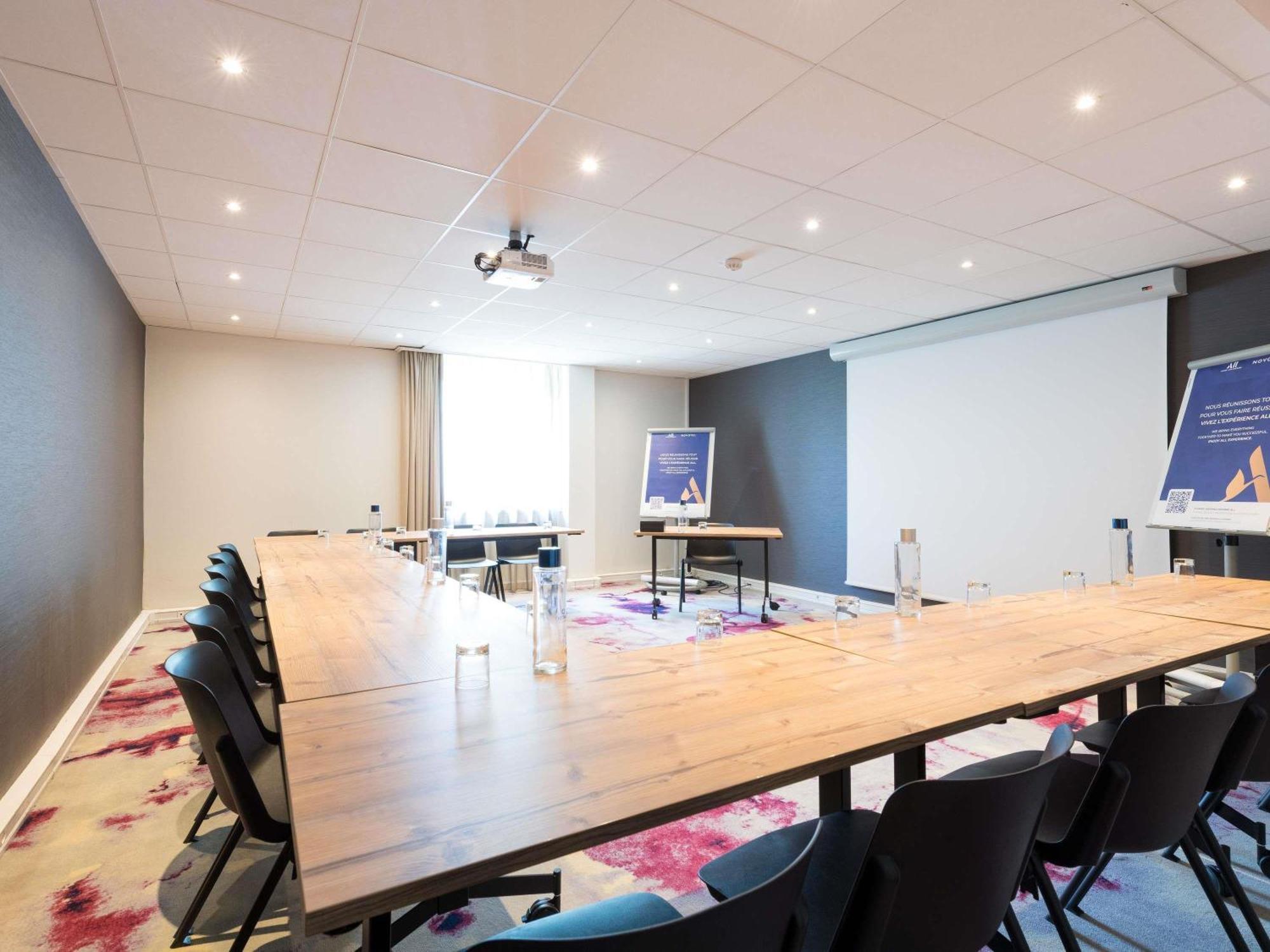 Novotel Saclay Ngoại thất bức ảnh