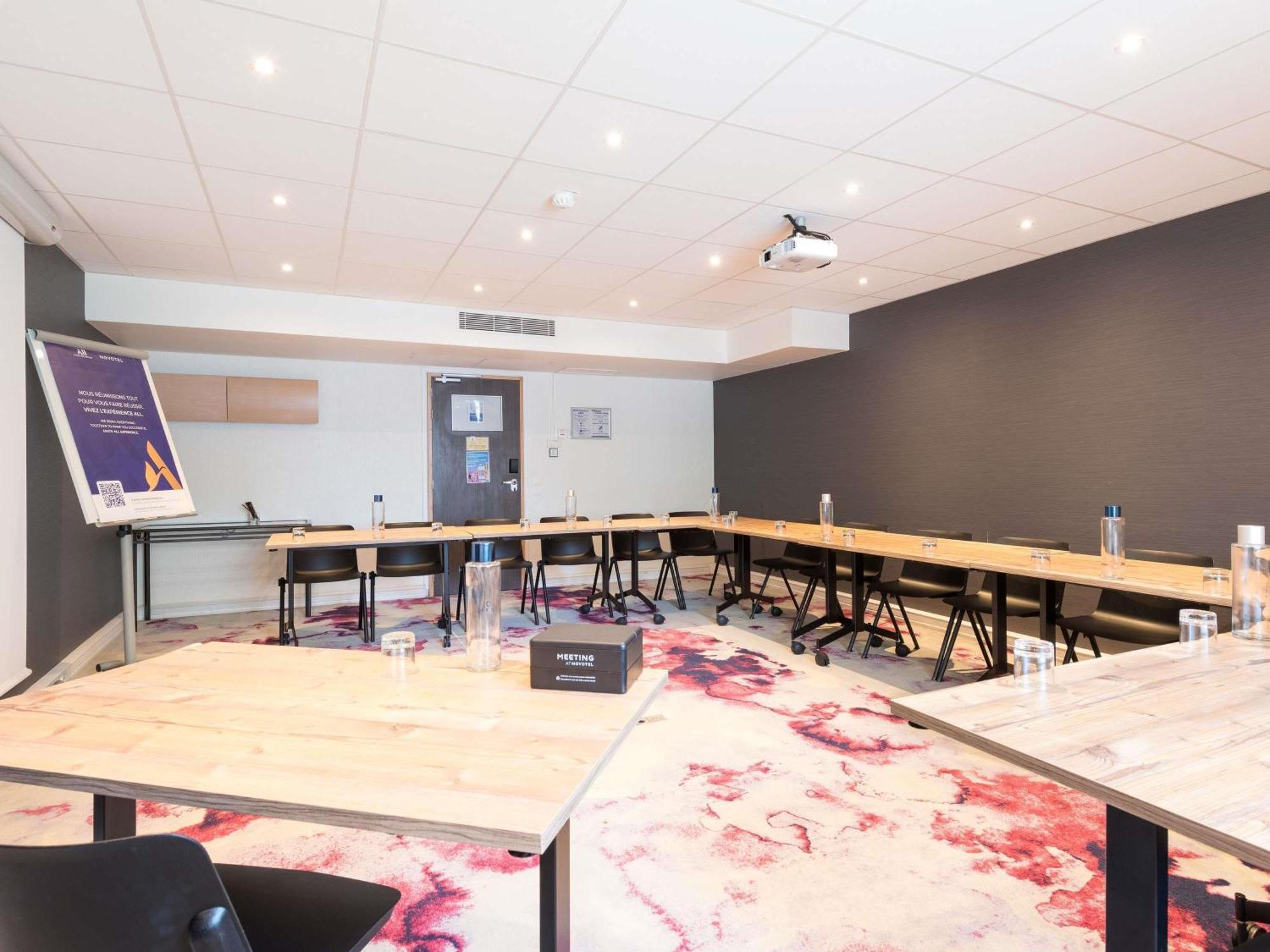Novotel Saclay Ngoại thất bức ảnh