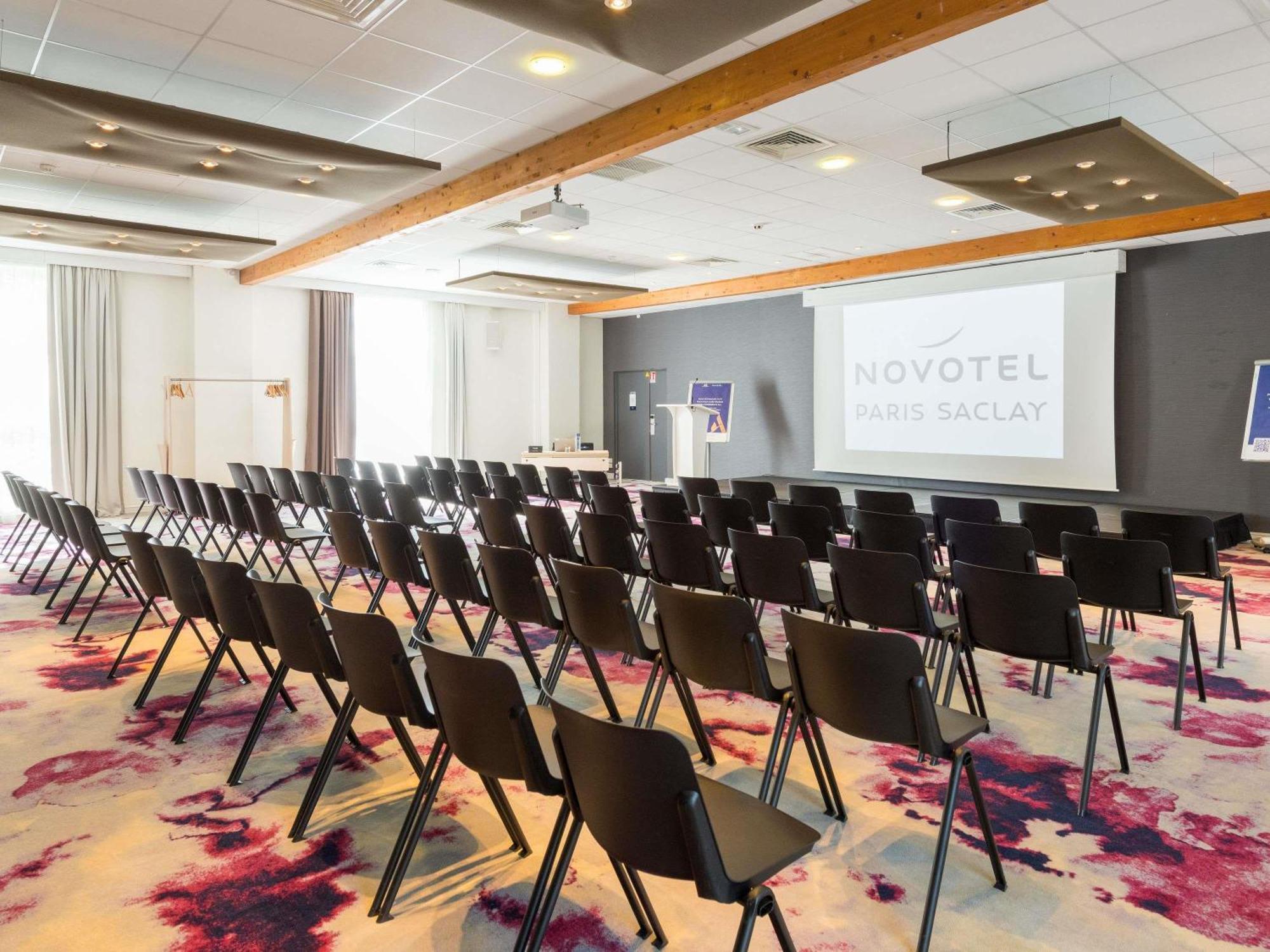 Novotel Saclay Ngoại thất bức ảnh