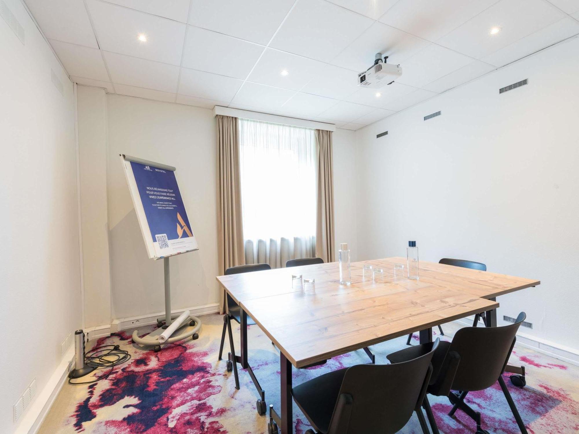 Novotel Saclay Ngoại thất bức ảnh
