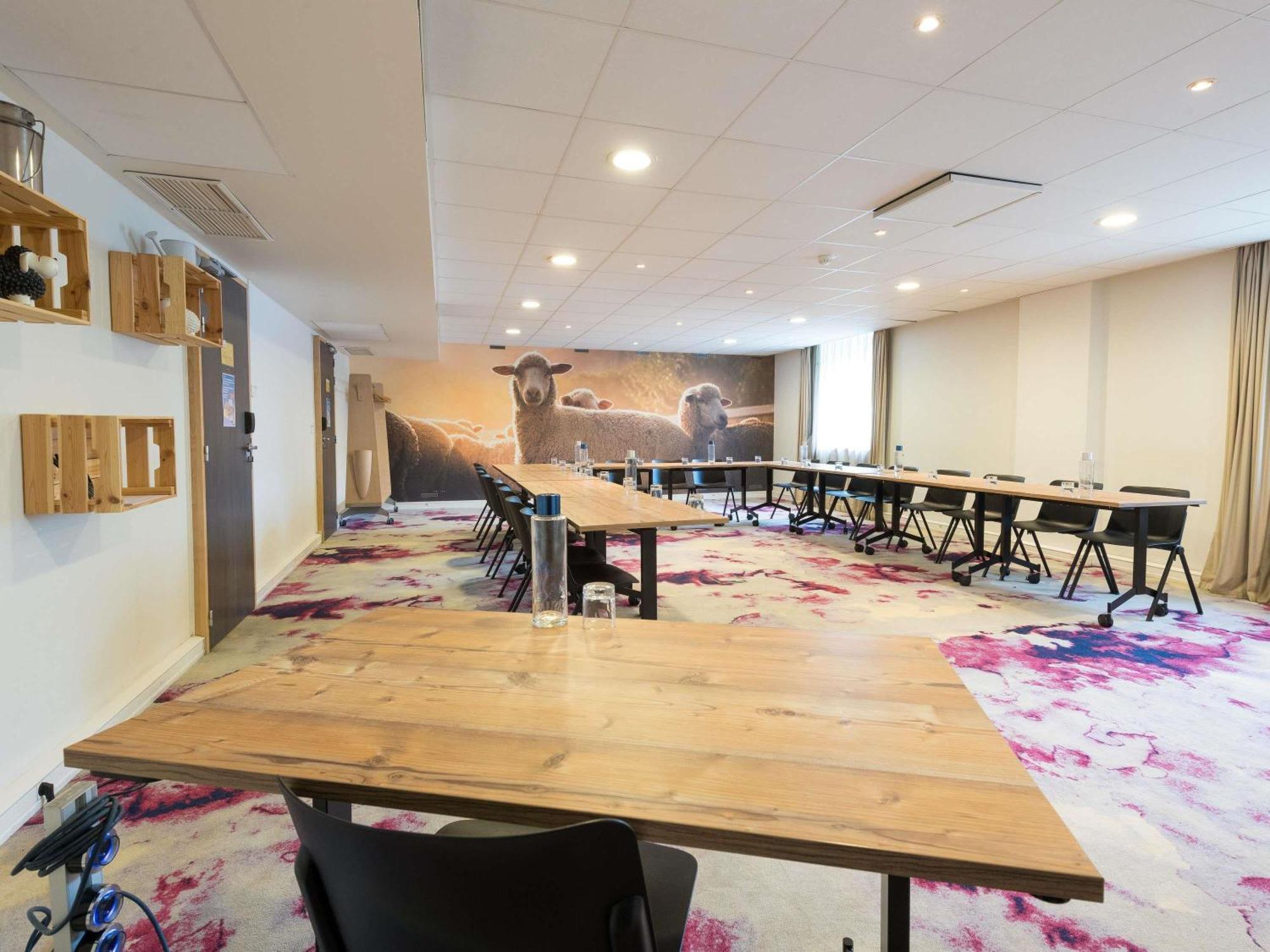 Novotel Saclay Ngoại thất bức ảnh