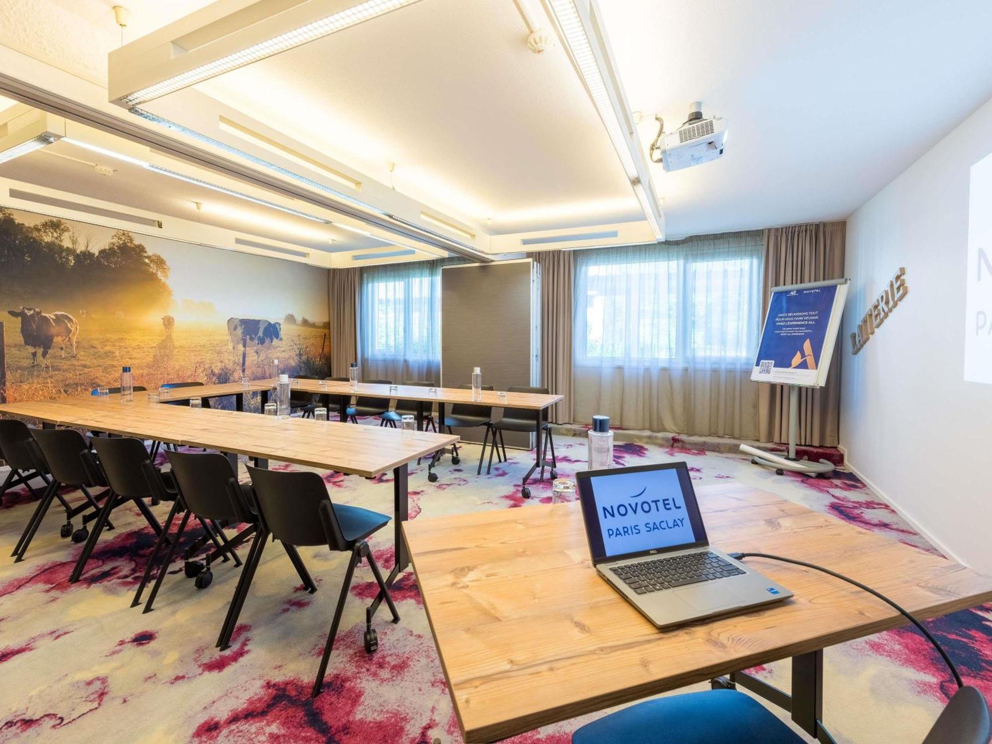 Novotel Saclay Ngoại thất bức ảnh