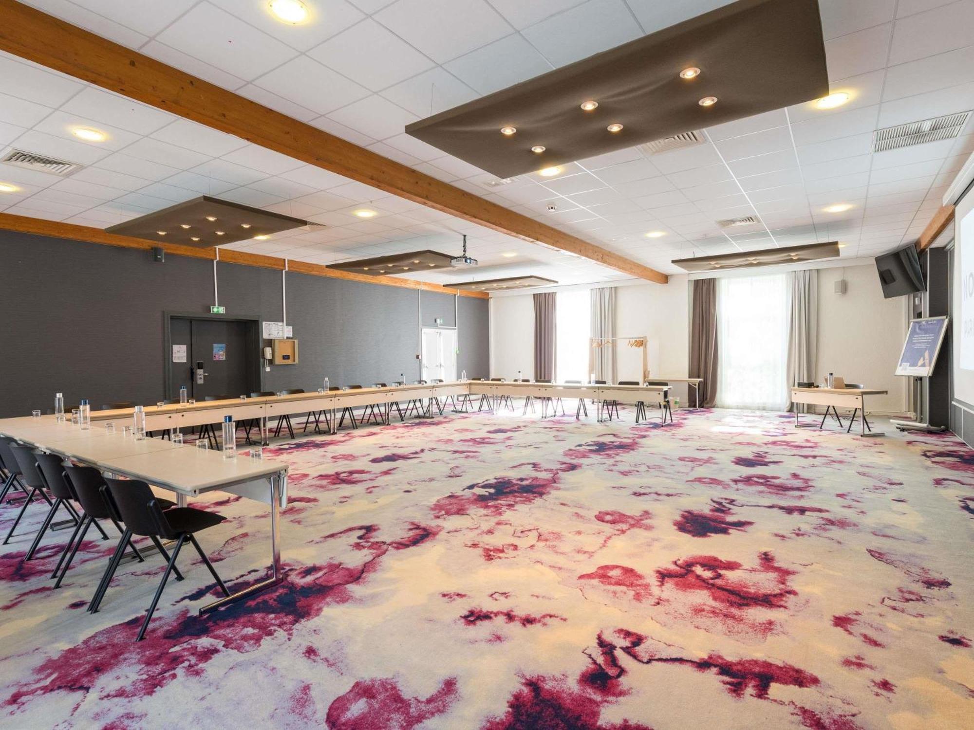 Novotel Saclay Ngoại thất bức ảnh
