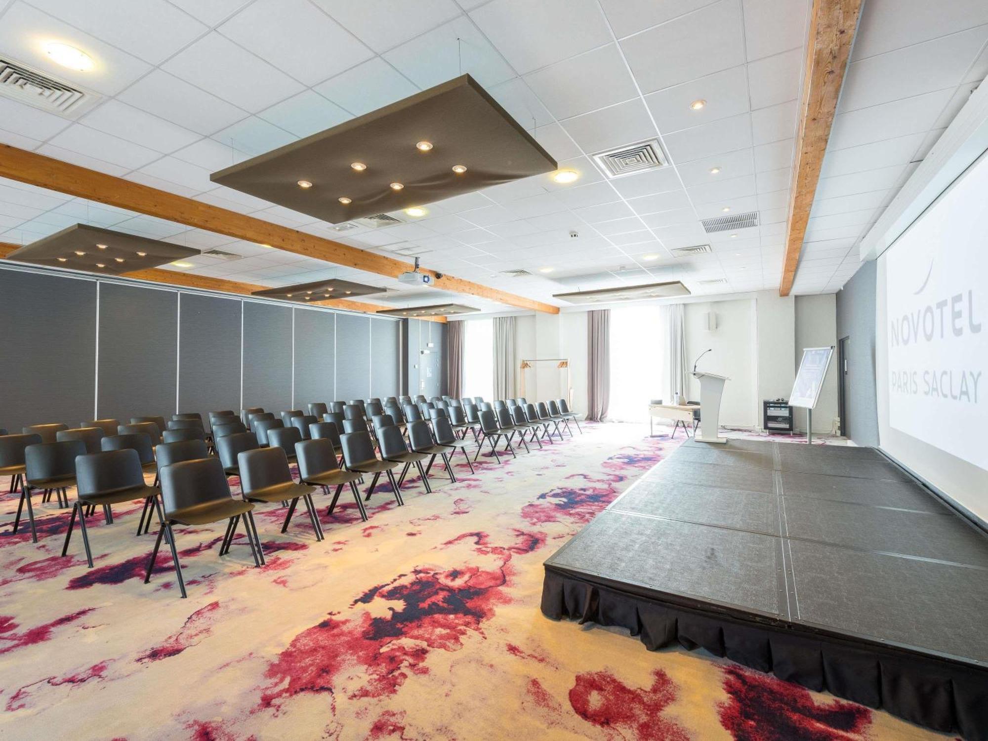 Novotel Saclay Ngoại thất bức ảnh