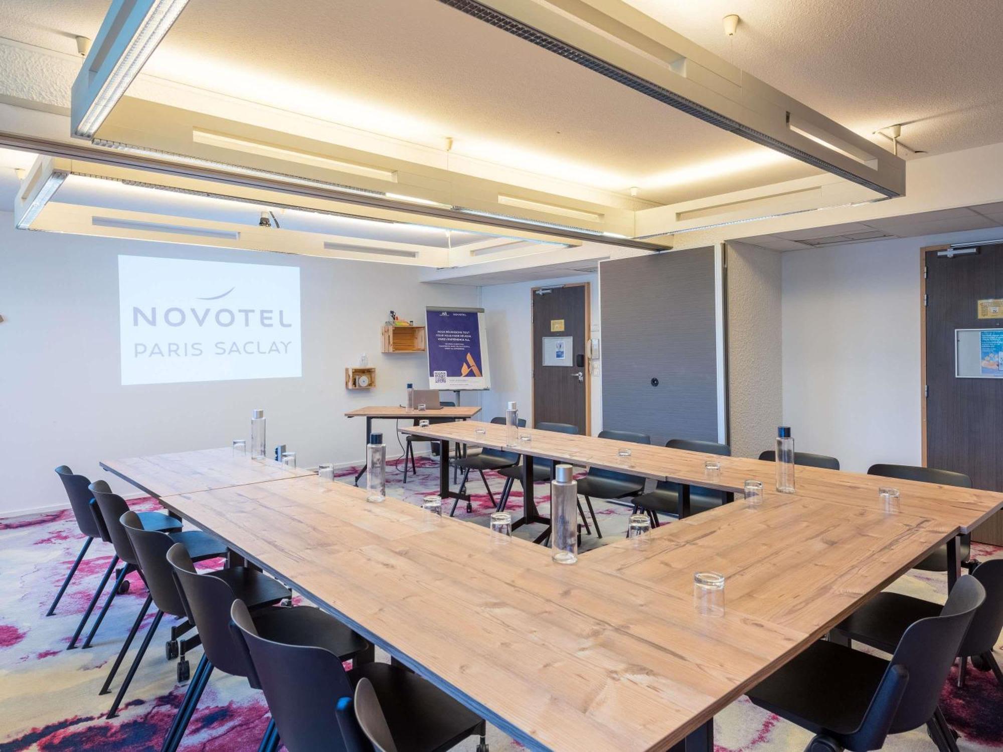 Novotel Saclay Ngoại thất bức ảnh