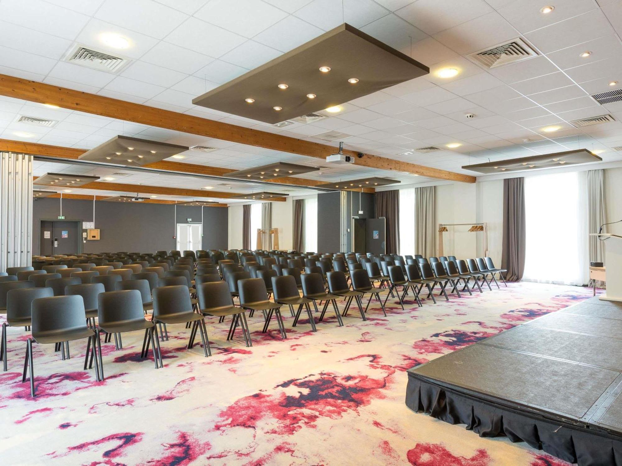 Novotel Saclay Ngoại thất bức ảnh