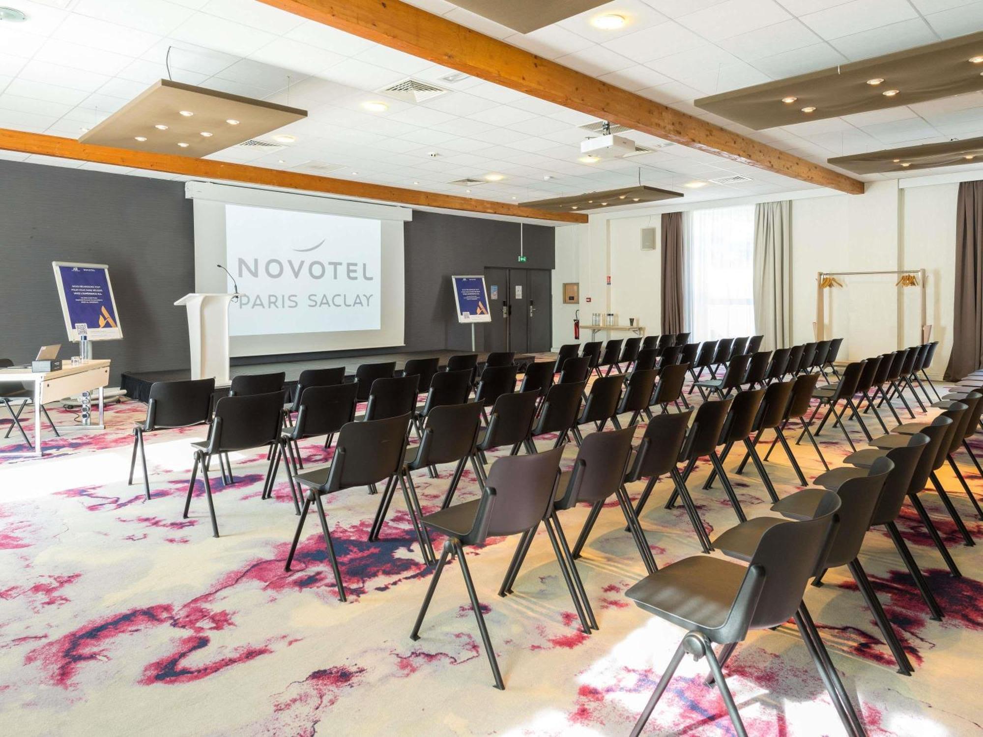 Novotel Saclay Ngoại thất bức ảnh
