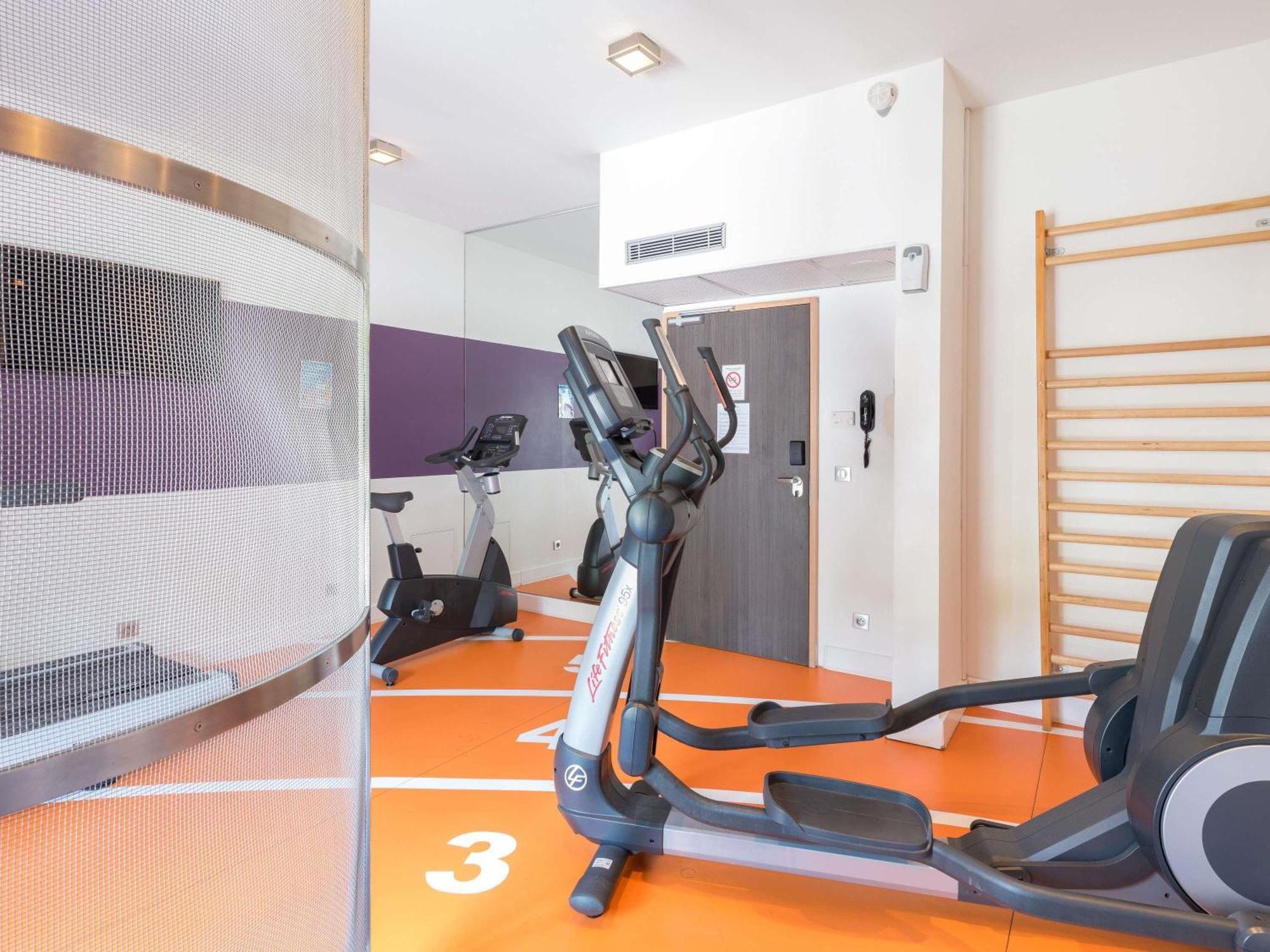 Novotel Saclay Ngoại thất bức ảnh